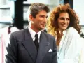 Richard Gere e Julia Roberts, icone delle commedie romantiche anni 90, in un momento di gioia.