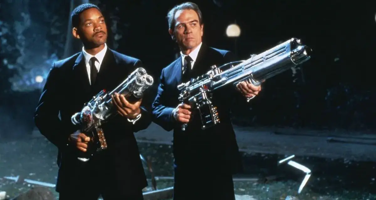 Agent J e K, in un perfetto esempio di buddy movie, brandiscono armi futuristiche, pronti a difendere la Terra.