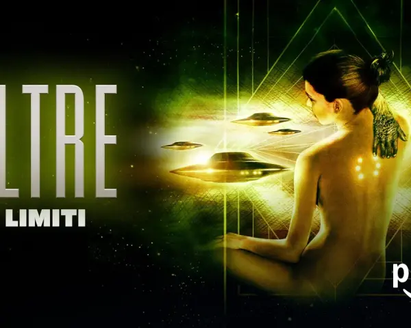 La donna nuda, con simboli luminosi sulla schiena, è circondata da UFO. Un poster per il loop film "Oltre i Limiti".
