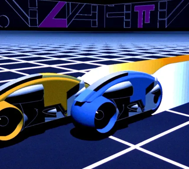 Due moto da corsa digitali, una gialla e una blu, sfrecciano su una griglia luminosa, un classico esempio di effetti speciali cinematografici.