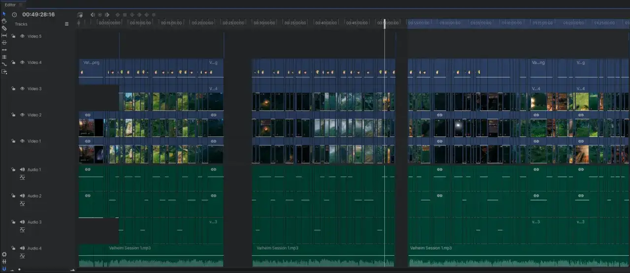 Timeline di montaggio video con clip video e audio. Impara come tagliare un video per creare la tua storia visiva.