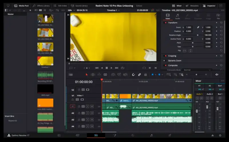 Interfaccia di DaVinci Resolve 17, un software di editing video, con timeline e impostazioni. Un confronto tra Davinci Resolve vs Premiere Pro è in corso.
